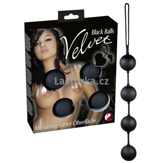 05060100000_Velvet Black Balls 4pcs